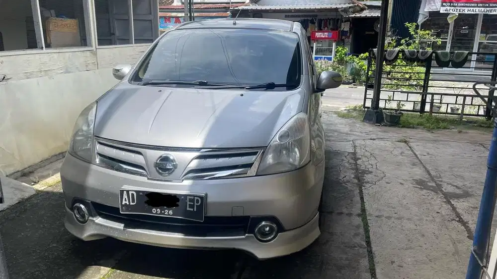Nissan Grand Livina 1.5 SV 2011