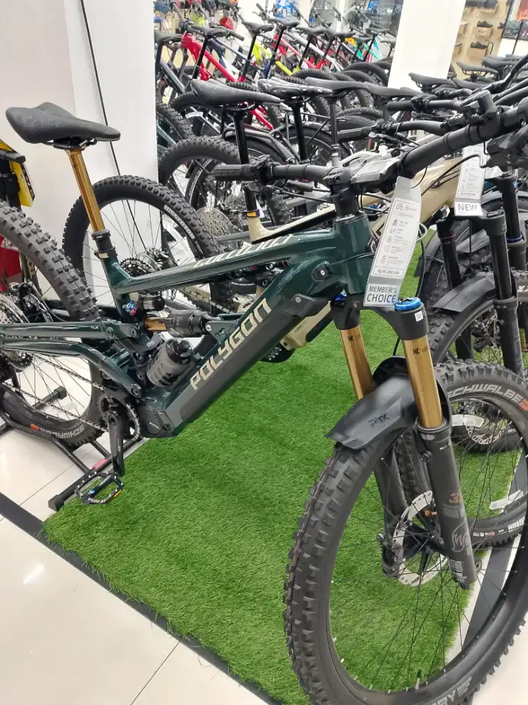 POLYGON COLLOSUS N8XE