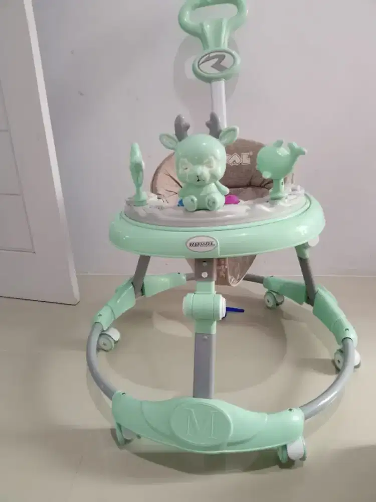 Gerobak bayi (Royal)