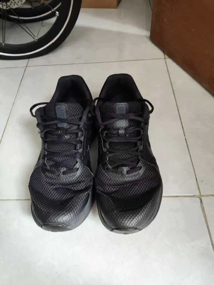 Sepatu Running Nike