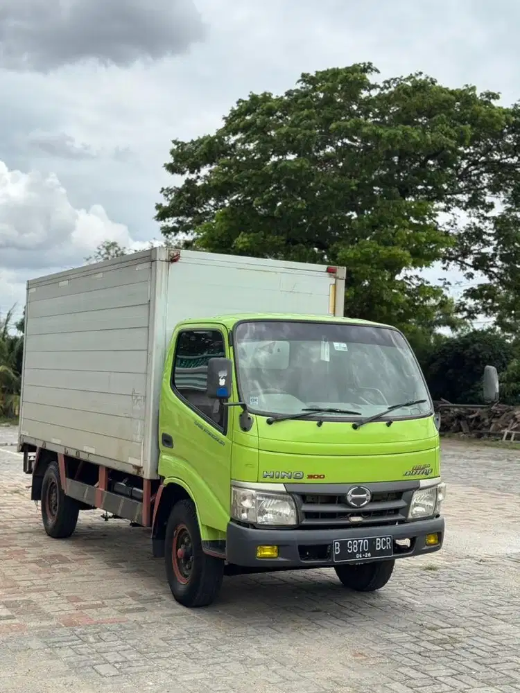 Hino dutro engkel long 2016 low km
