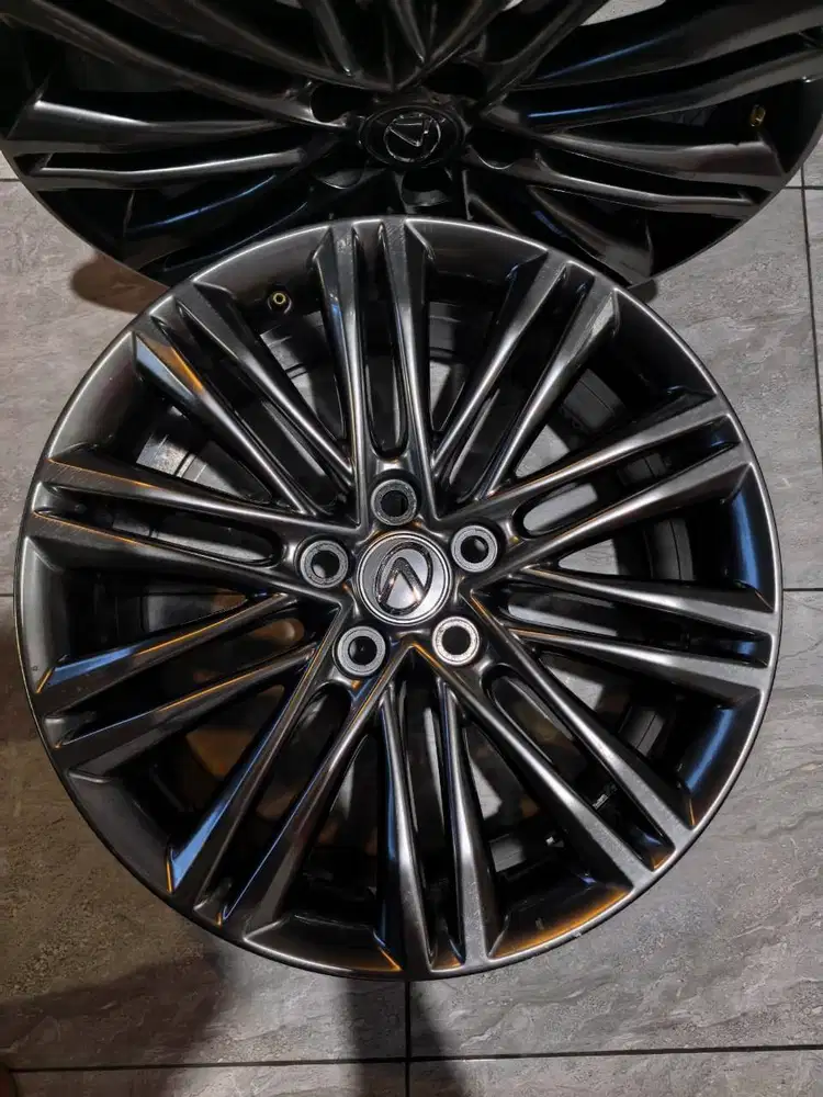 Velg Lexus ring 18