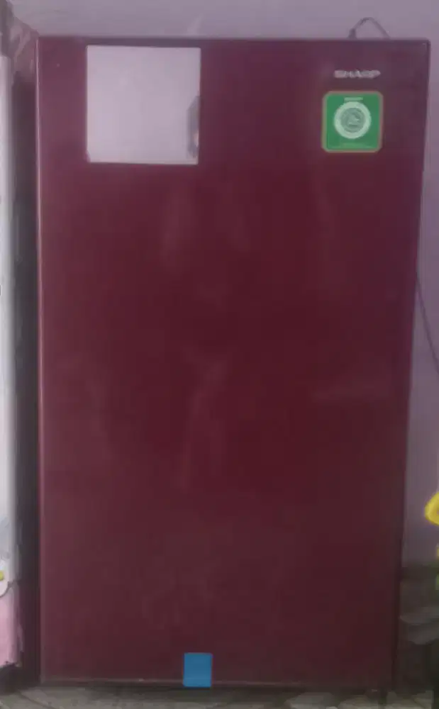 Jual kulkas bekas 1 pintu merk Sharp baru 1 thn pemakaian