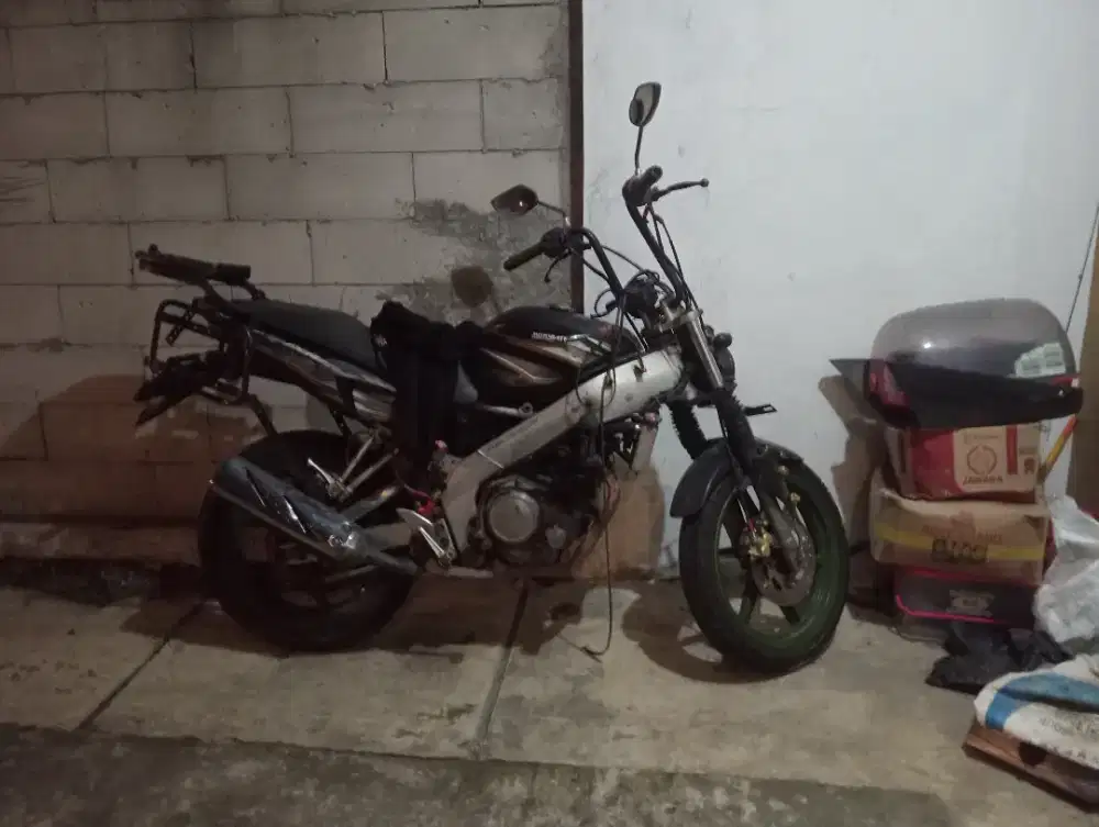 Motor bekas Yamaha Vixion modif touring
