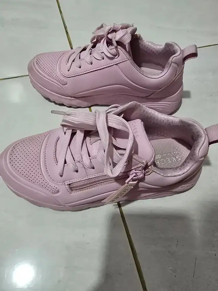 Sckecher anak warna pink size 34