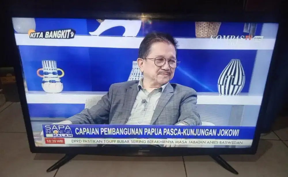 TV LED POLYTRON 32 INCH MASIH ANALOG