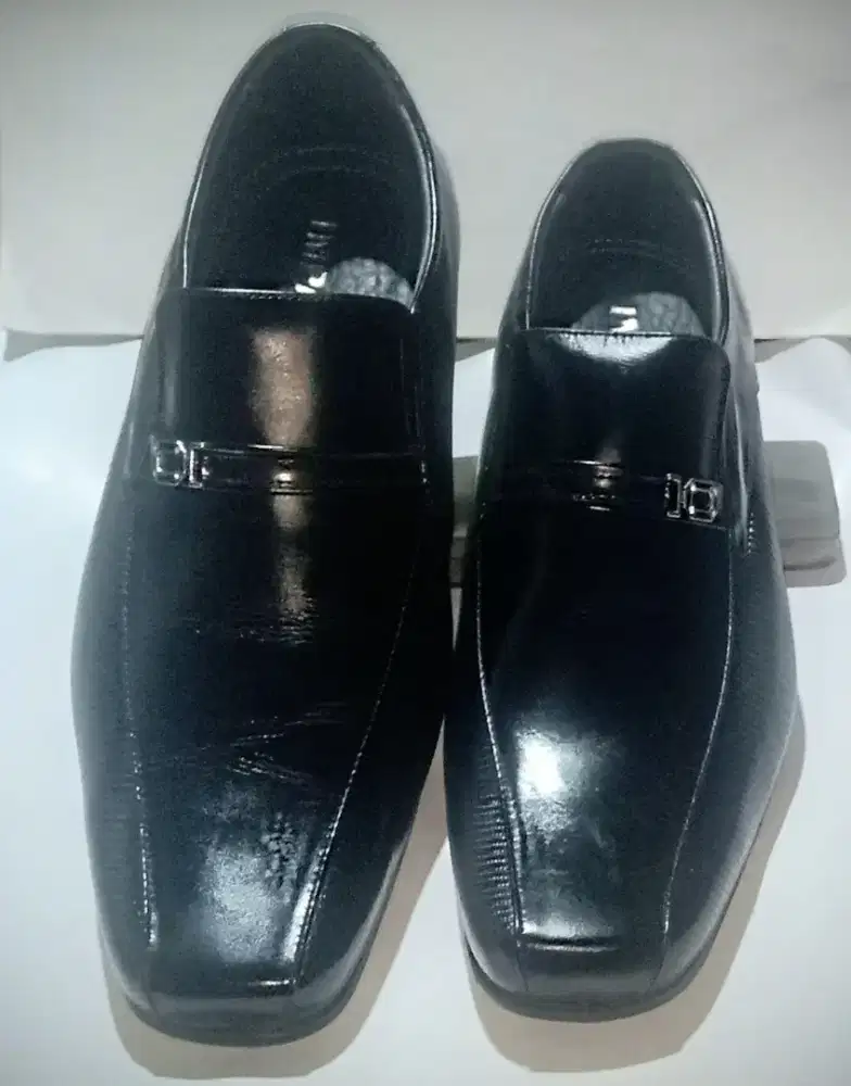 Imparo - Sepatu Pria Kekinian Keren Pantofel Terbaru Trend Original