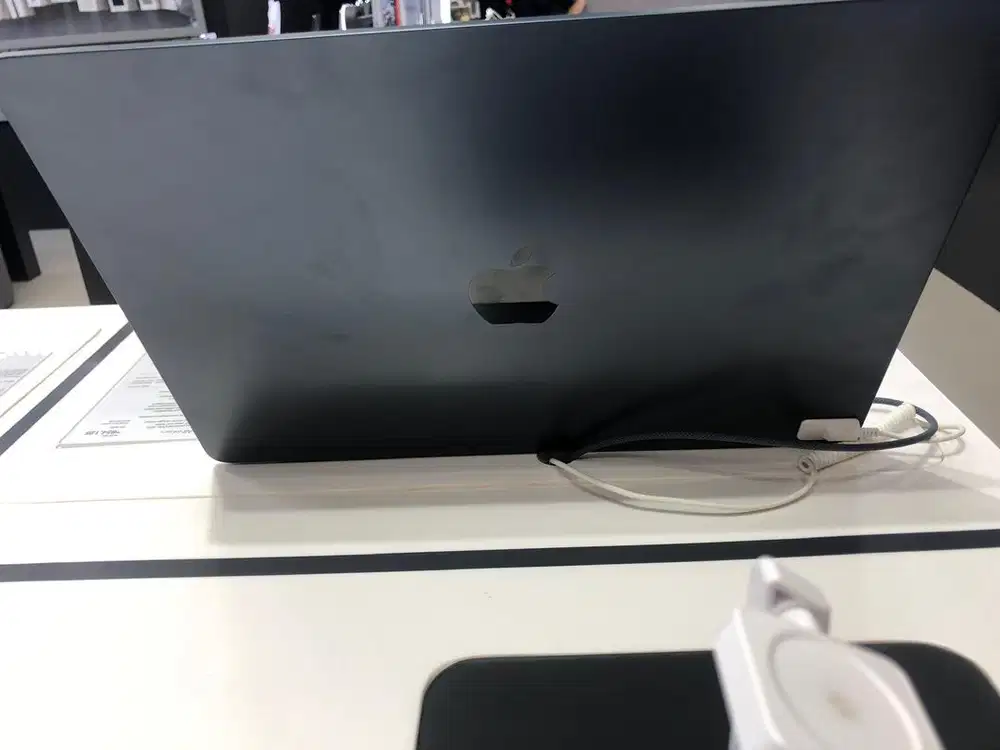 Promo MacBook Air (15 inci)