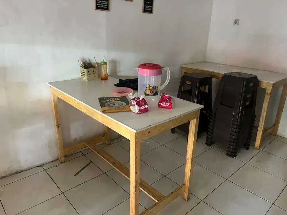 Meja makan buat usaha