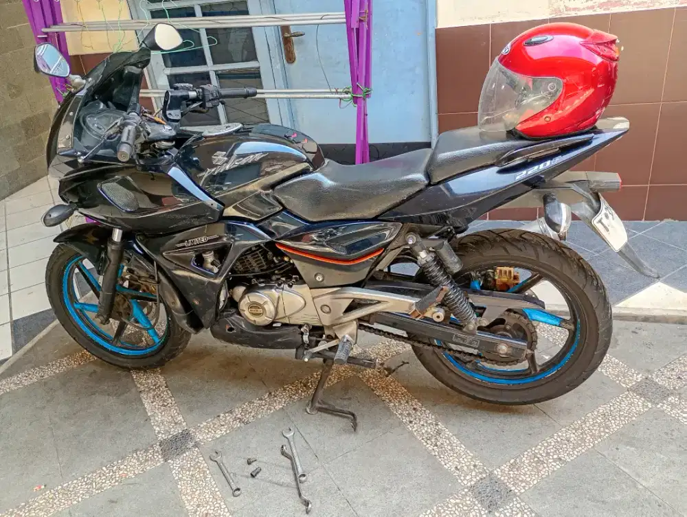 Bajaj Pulsar 220cc Tangan 1 km asli 31rb