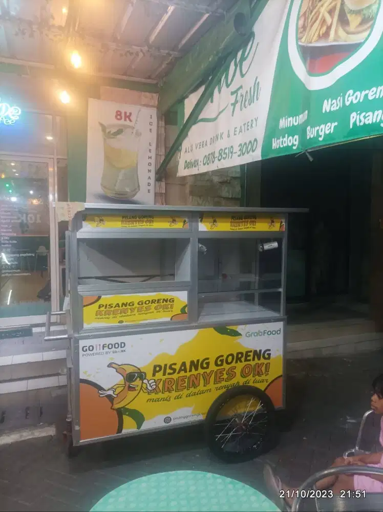 DIBUTUHKAN CREW OUTLET PISANG GORENG KRENYES VILA MELATI MAS SERPONG