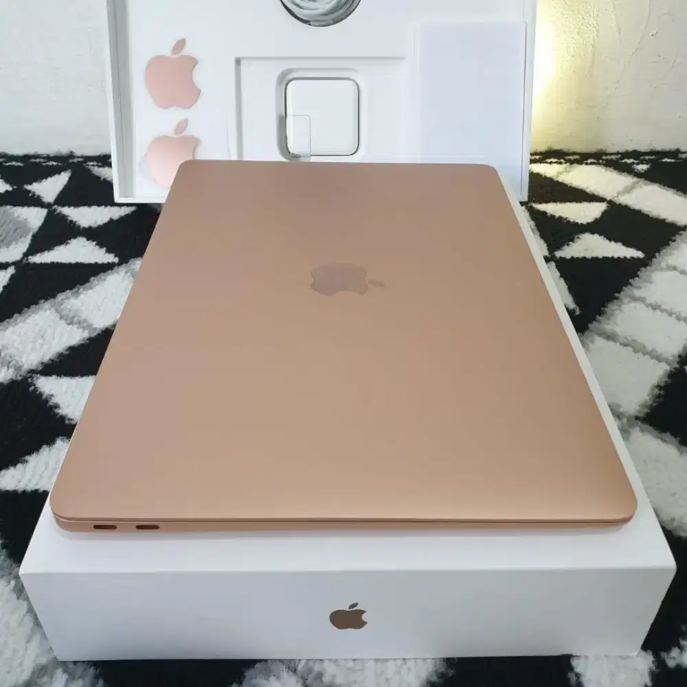 Macbook air m1 2020 fullshet no minus pemakaian sendiri