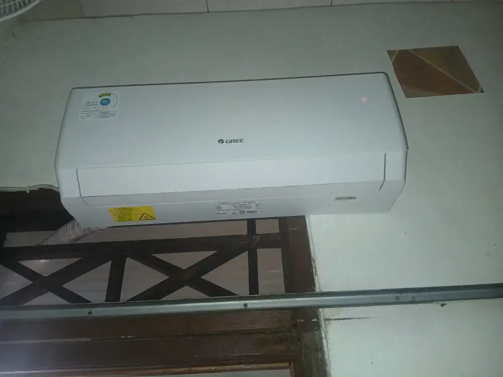 Ac Gree 1/2 Pk 1 tahun pemakaian