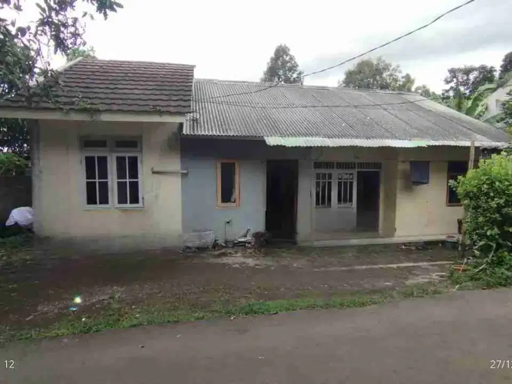RUMAH KAMPUNG DI PINGGIR JALAN DIJUAL DI CIMAHPAR KOTA BOGOR