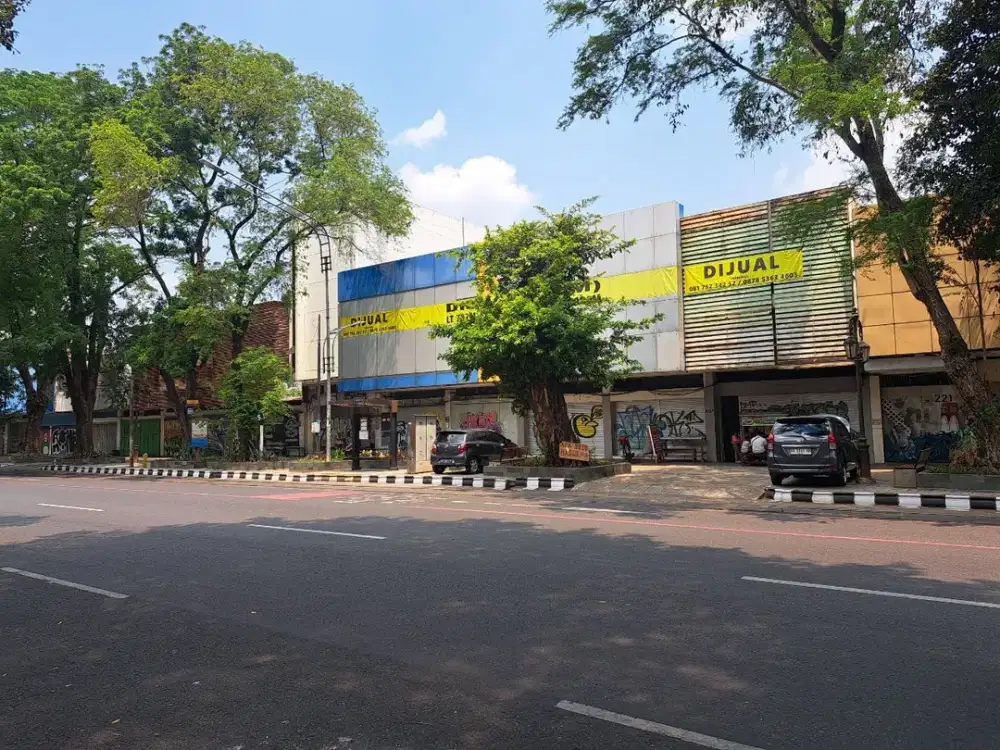 Rumah Area Komersial Pusat Kota Solo, Jl Slamet Riadi