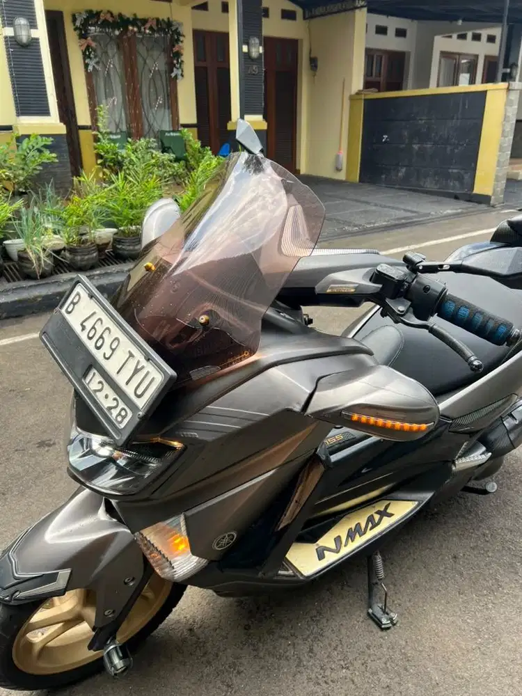 Yamaha NMAX 155 ABS 2018 Abu-Abu Doff Low KM Pajak Panjang 12-28
