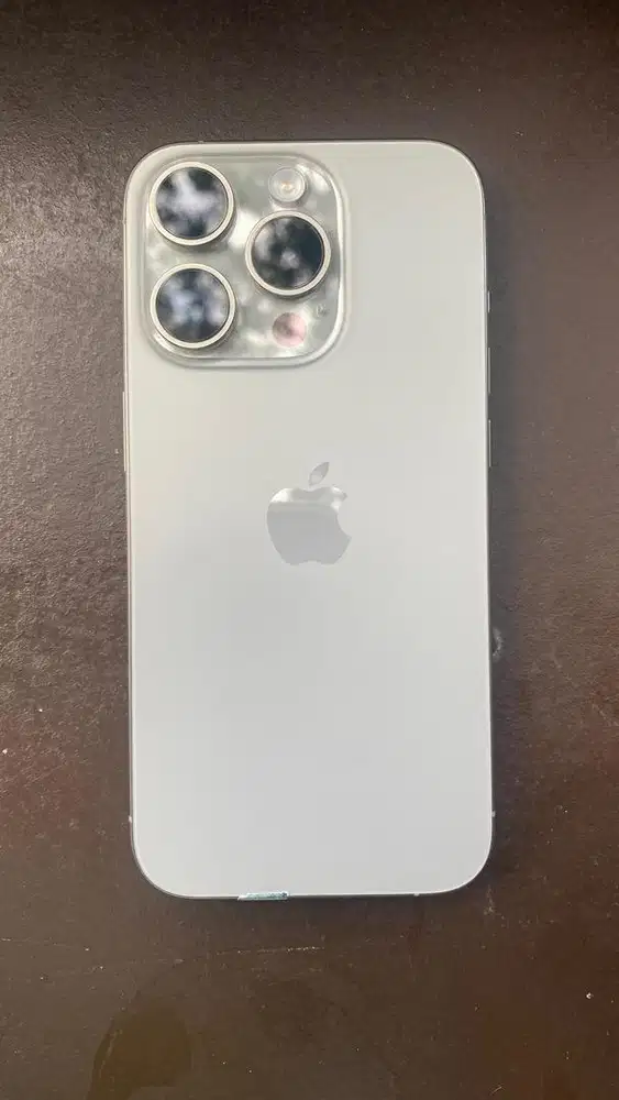 IPHONE 15 PRO LIKE NEW