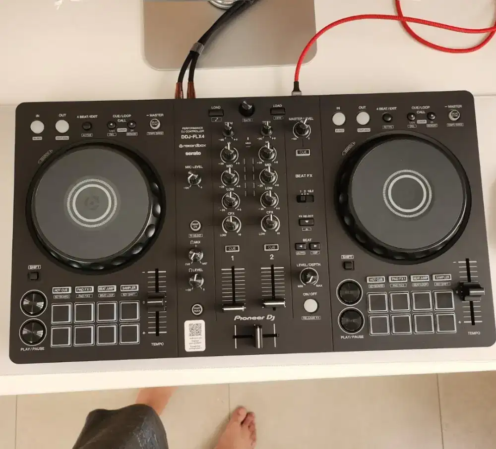 Pioneer DJ FLX 4