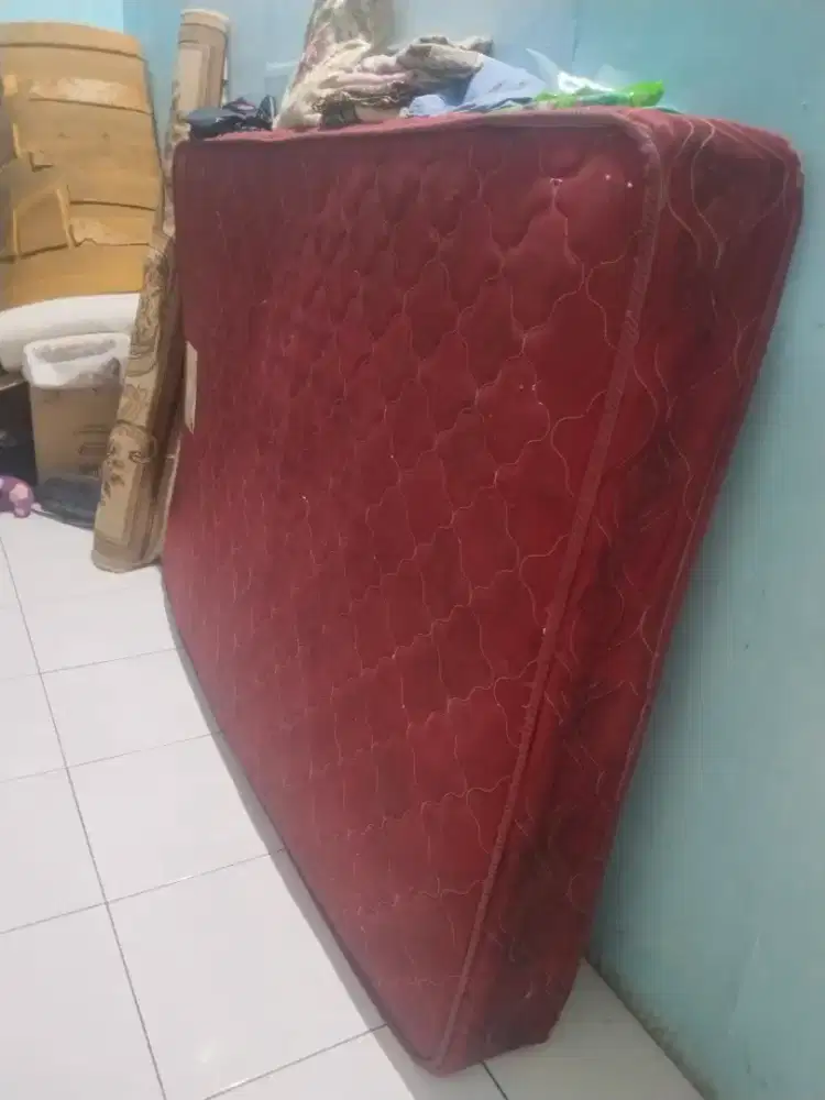 Di jual kasur per.. Masih bagus per nya