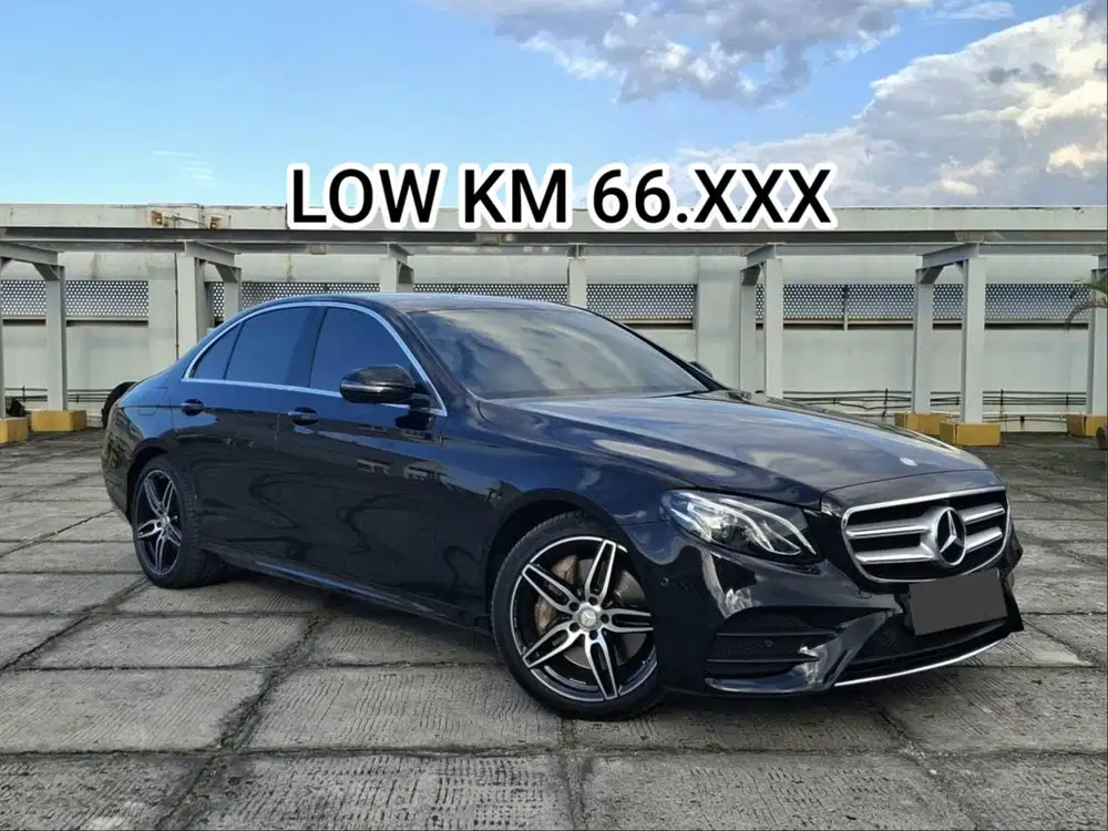 MERCEDES BENZ E300 AMG LINE 2017 LOW KM