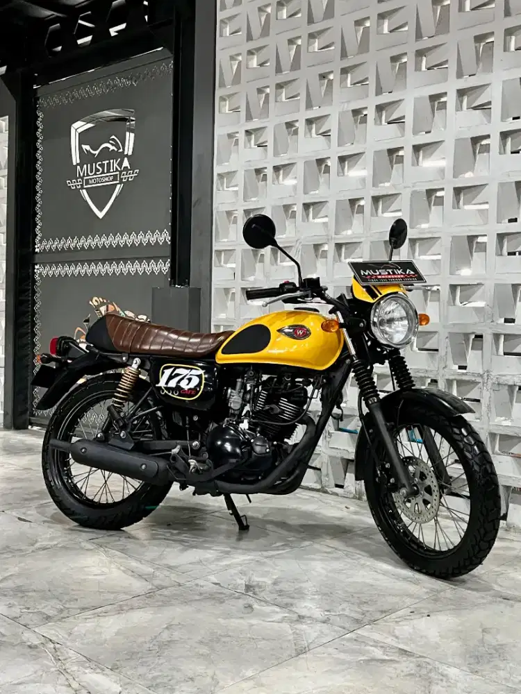KAWASAKI W175 CAFE 2019 - Chintia Mustika