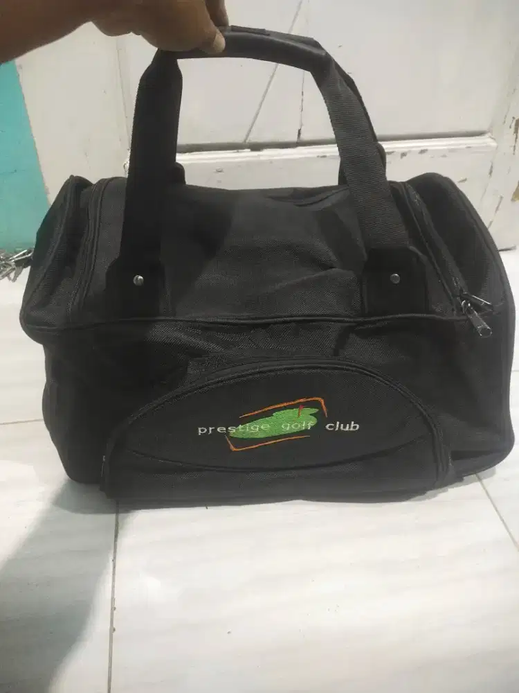 Tas golf warna hitam pekat baru
