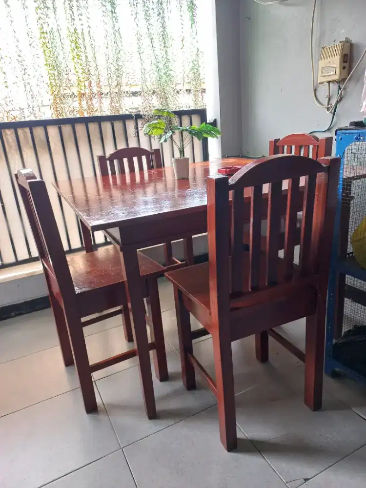 Meja makan + bangku