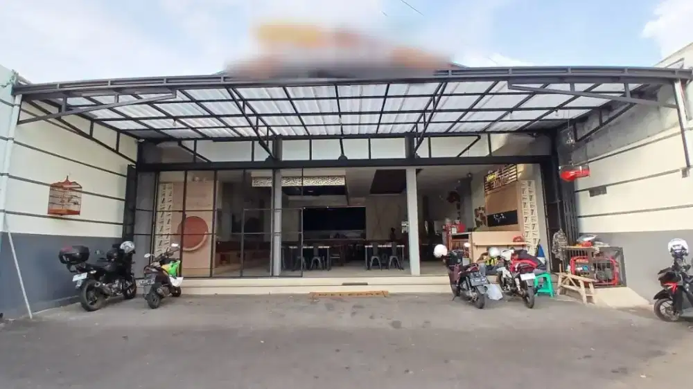 Tempat strategis,ramai