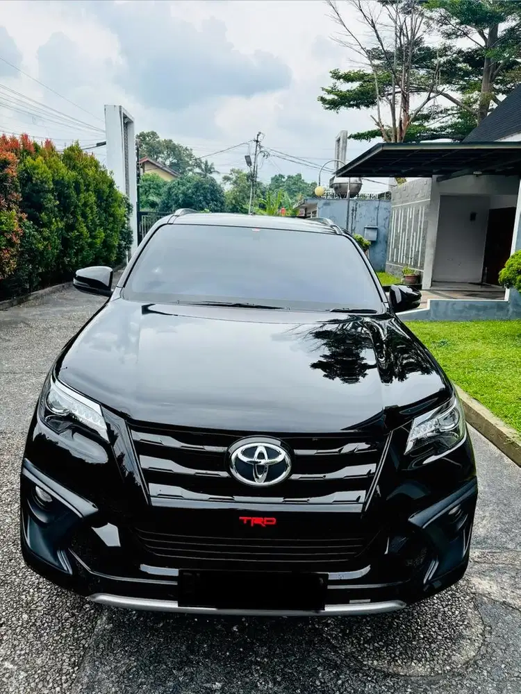 FOR SALE Toyota Fortuner 2.4 VRZ TRD