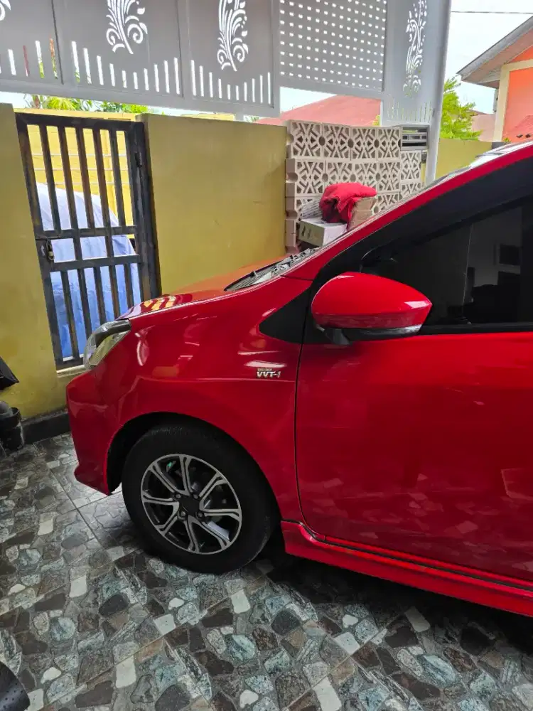 Daihatsu AYLA 1.2 R A/T