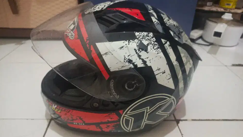 Helm KYT R10 | Kondisi Second