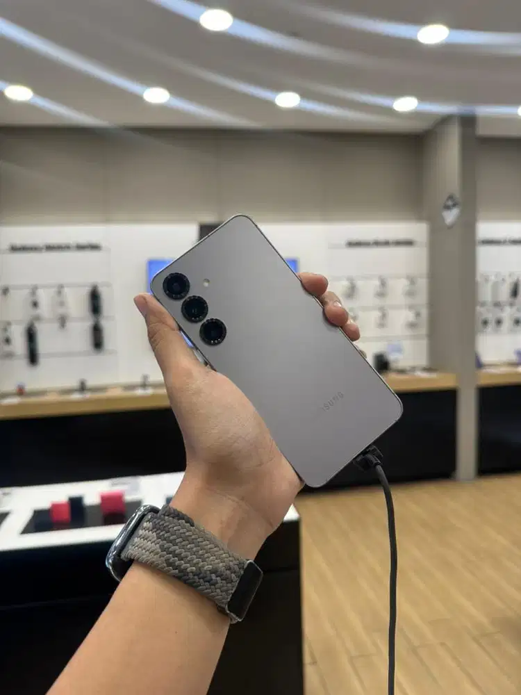 Samsung S25 12/256 seins