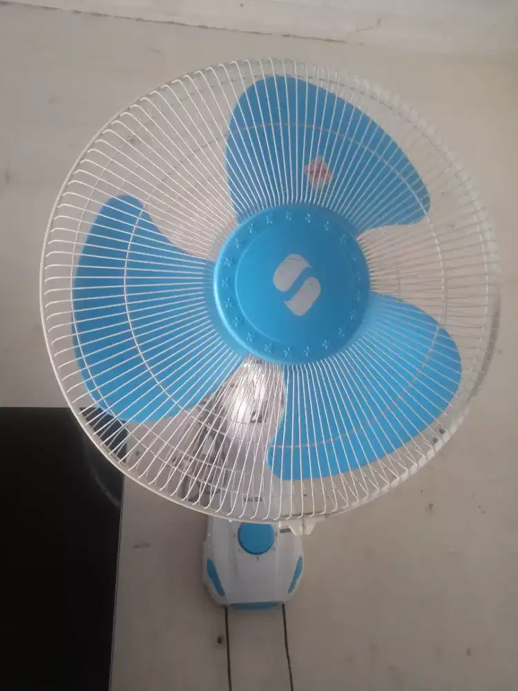 Kipas angin dinding 16 inch sanex normal siap pakai nego tipis