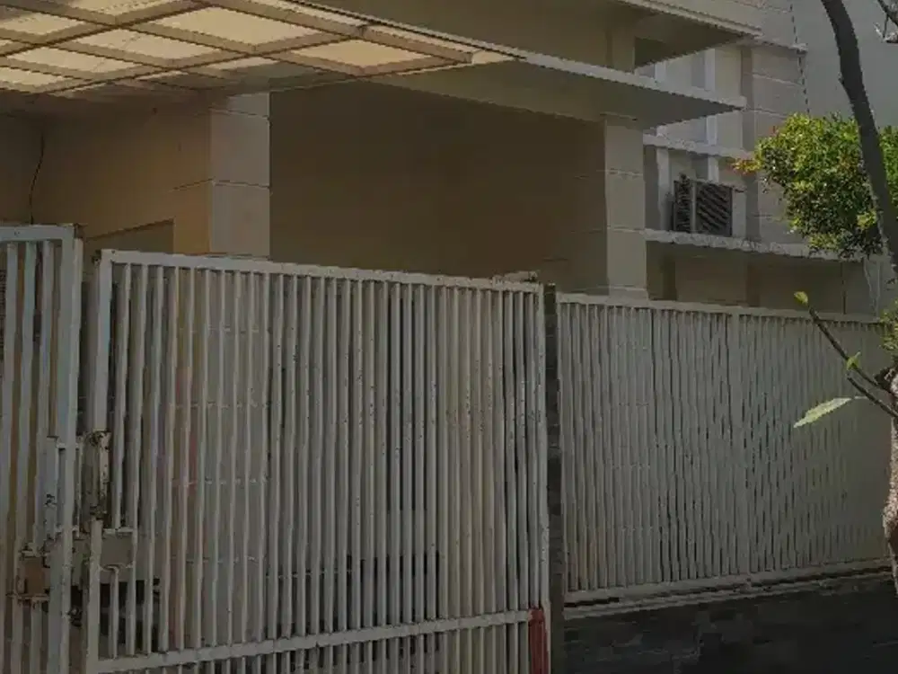 GAYUNGSARI BARAT MINIMALIS TERAWAT SEMI FURNISH