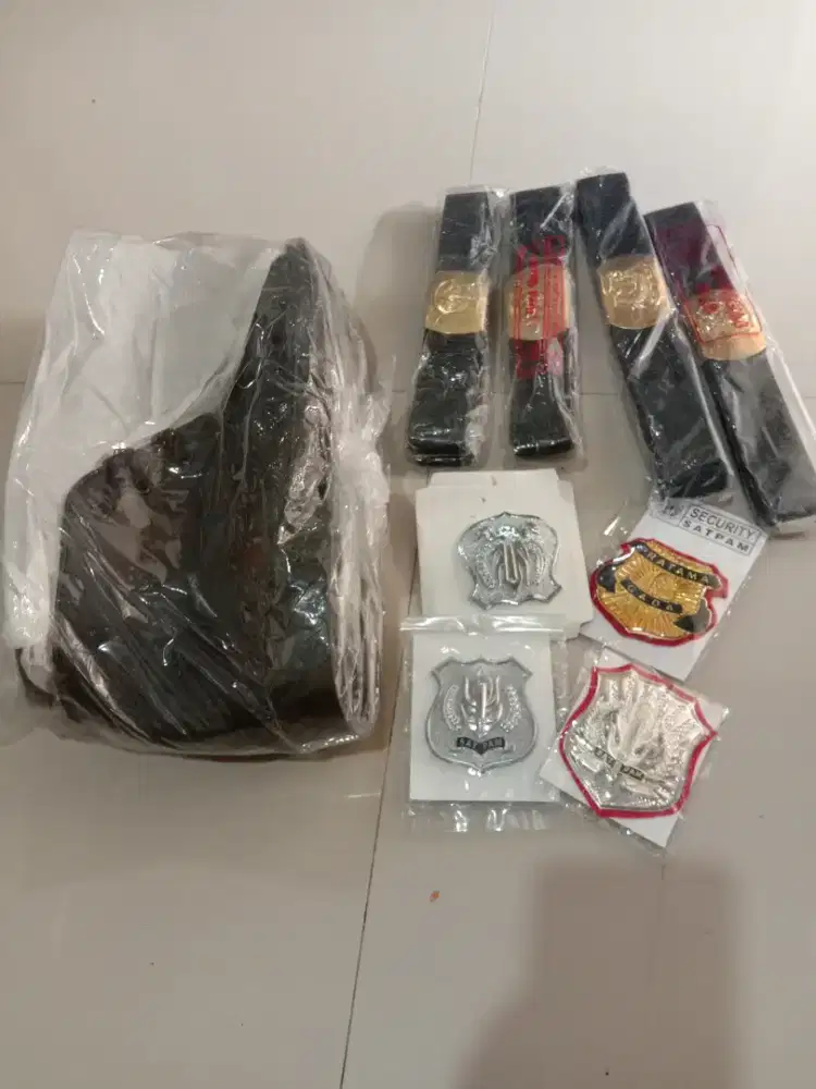 sepatu&perlengkapan satpam