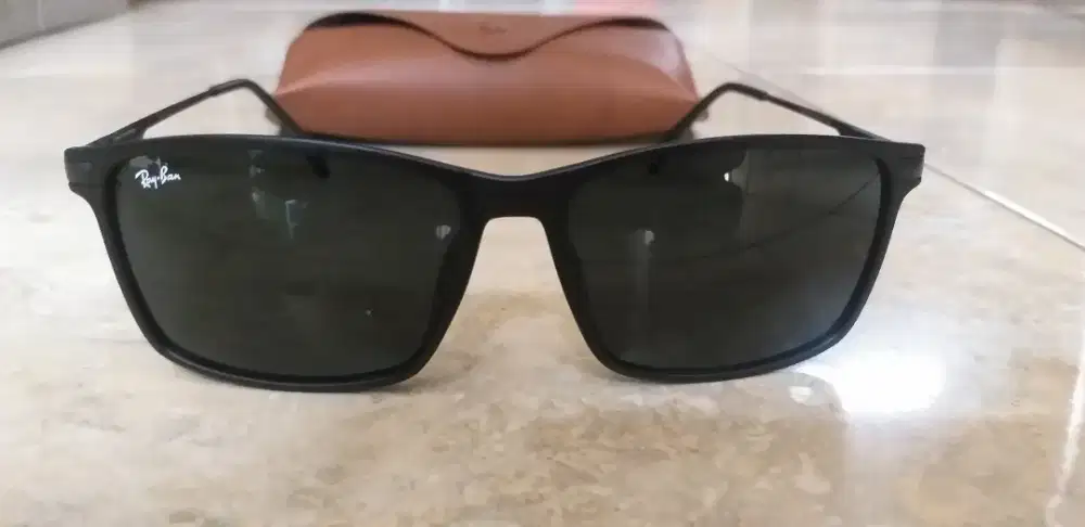 Kacamata merek RAYBAN orginal
