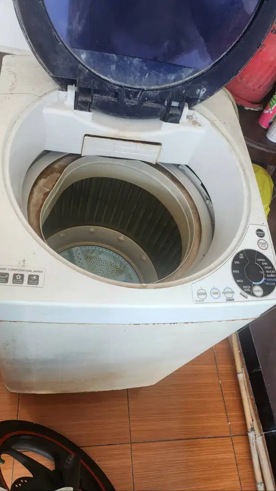 Mesin cuci sharp tabung bukaan atas