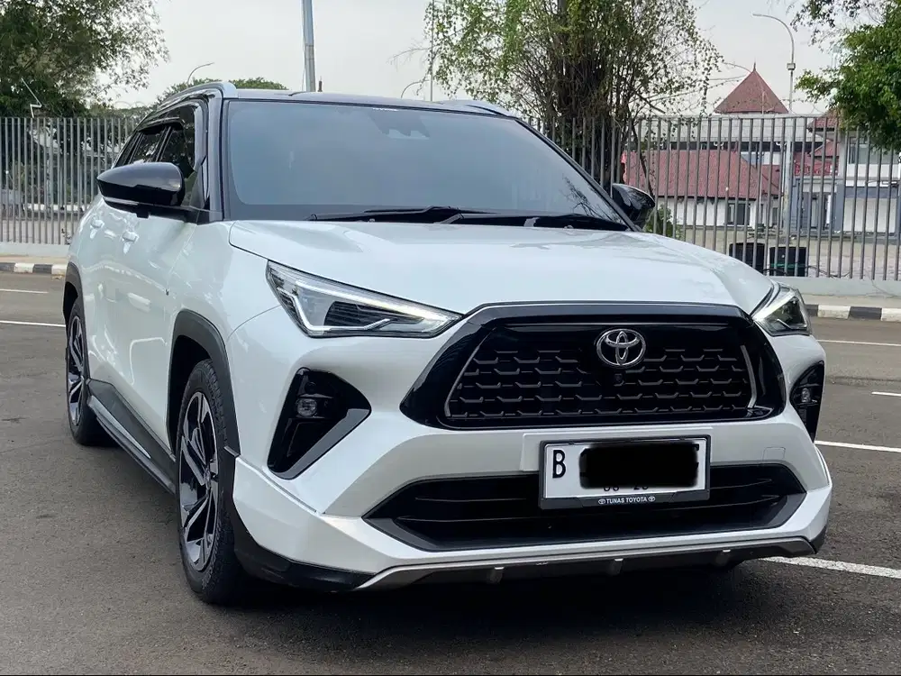 TOYOTA YARIS CROSS GR HYBRID 2023 LIKE NEW TERMURAH