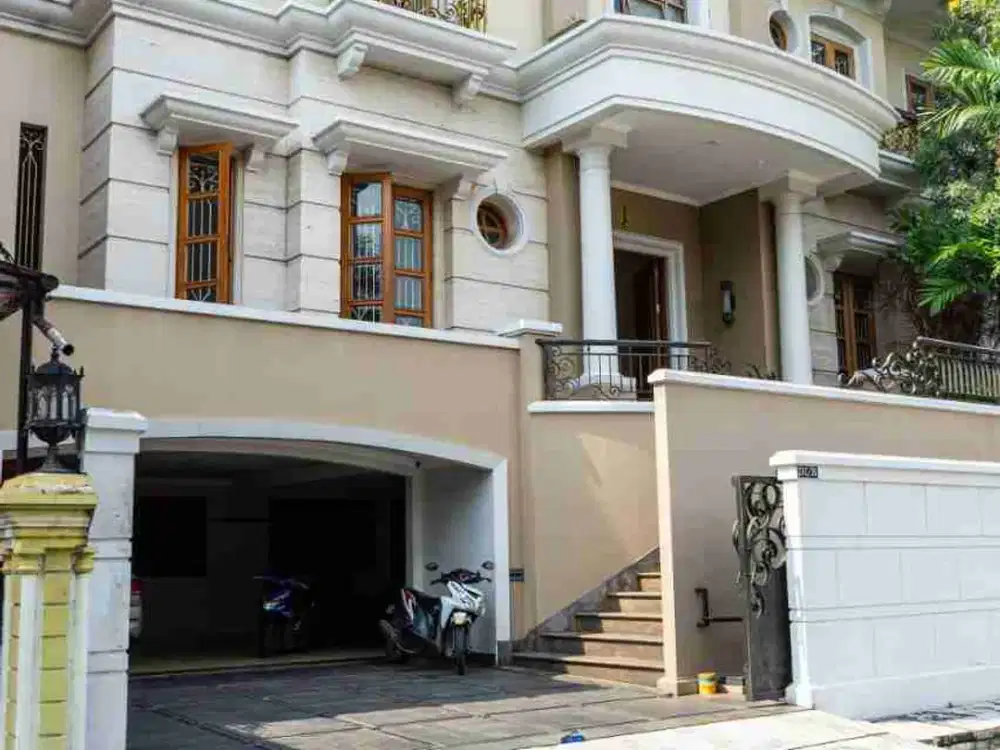 Rumah Elite bagus Cempaka putih tengah Full Furnished..