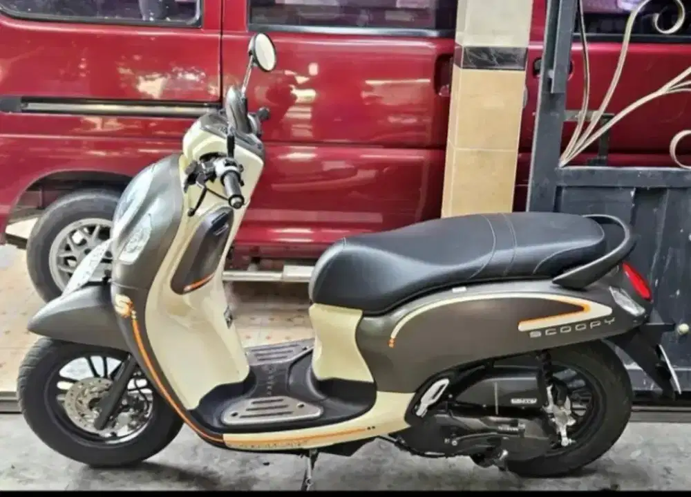 Scoopy 2023 surat lengkap pajak hidup plat L pemakaian pribadi.