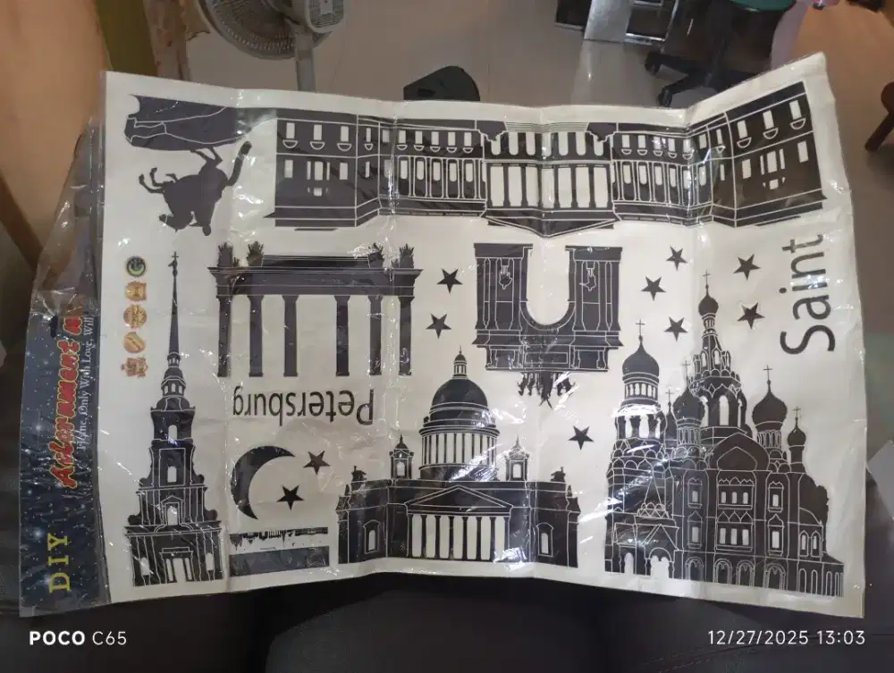 Wall stiker Glow in the dark kota megah Petersburg dan New York