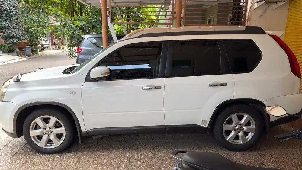 Nissan X-Trail 2011 Bensin