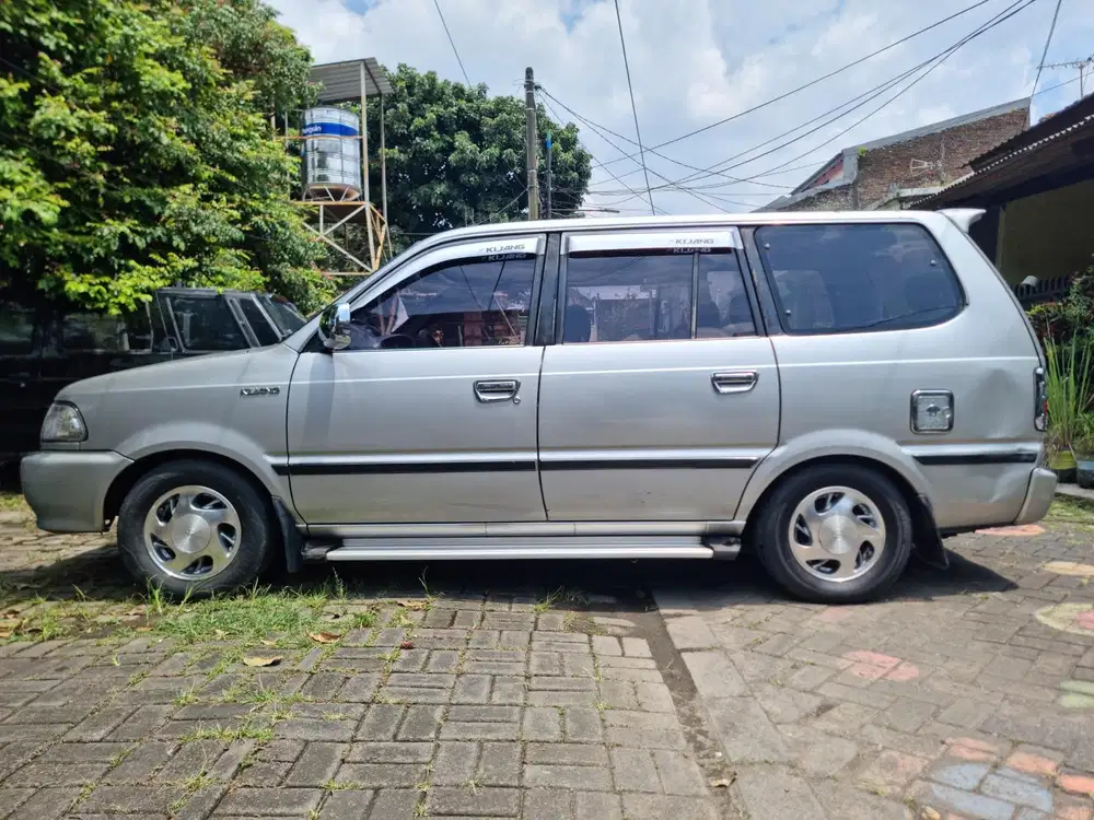 Toyota Kijang Kapsul LGX 2001 Bensin