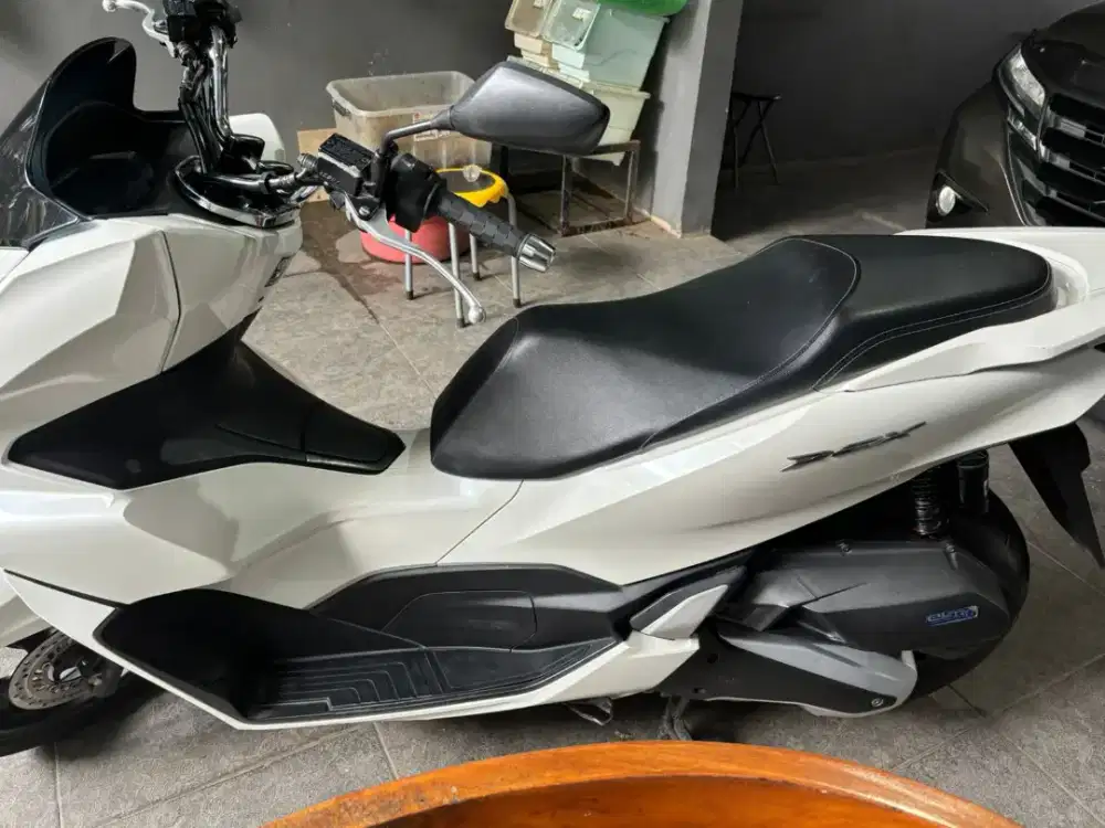 PCX TAHUN 2022 PUTIH