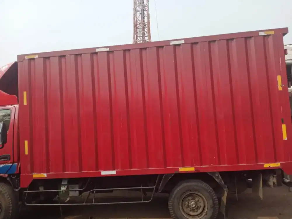 dijual toyota Dyna Rino merah