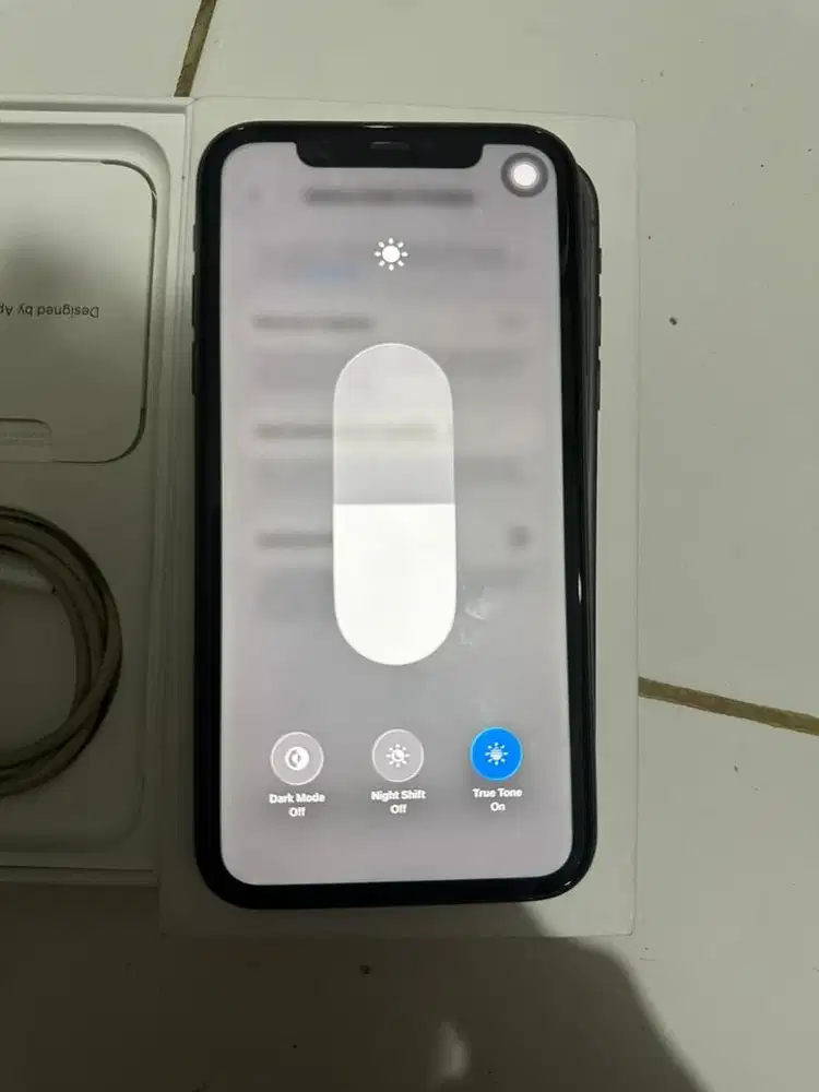 Dijual Iphone 11 Black 64GB Resmi Ibox Lengkap