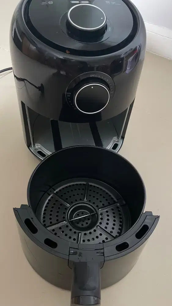 Air fryer kelihatan seperti baru merek Kris