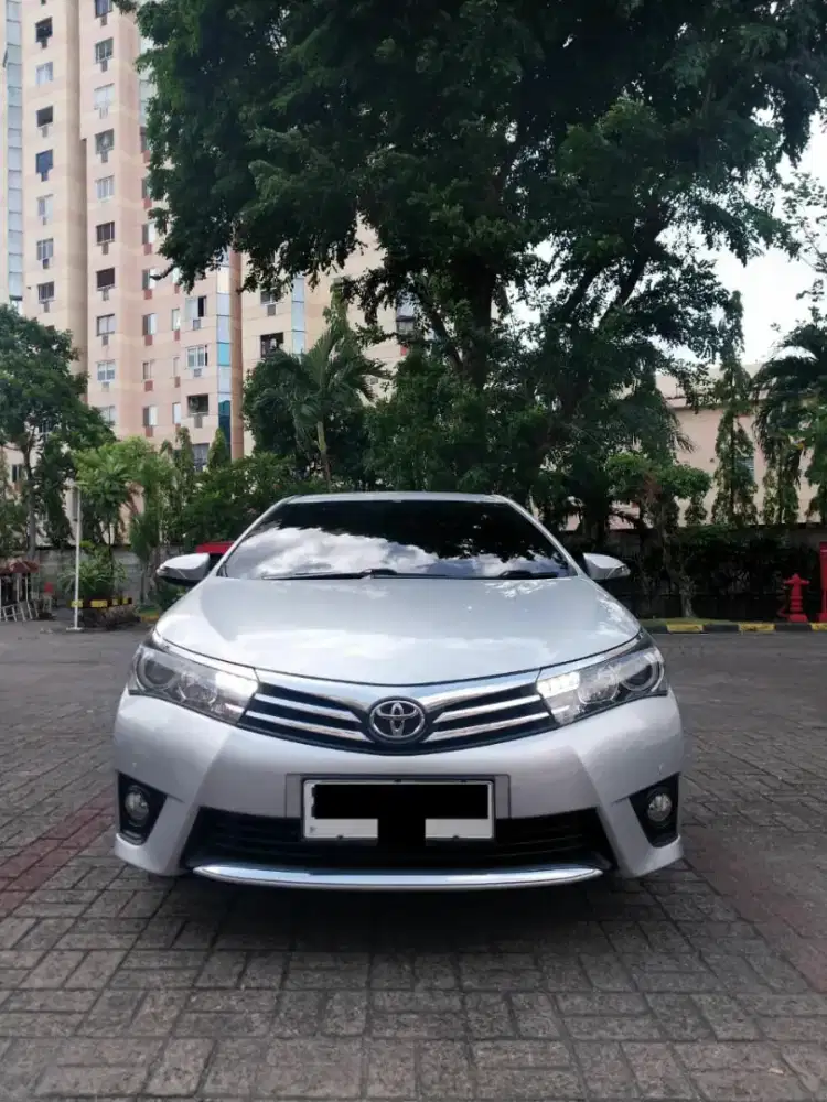 TOYOTA ALTIS 1.8 V AT 2015
