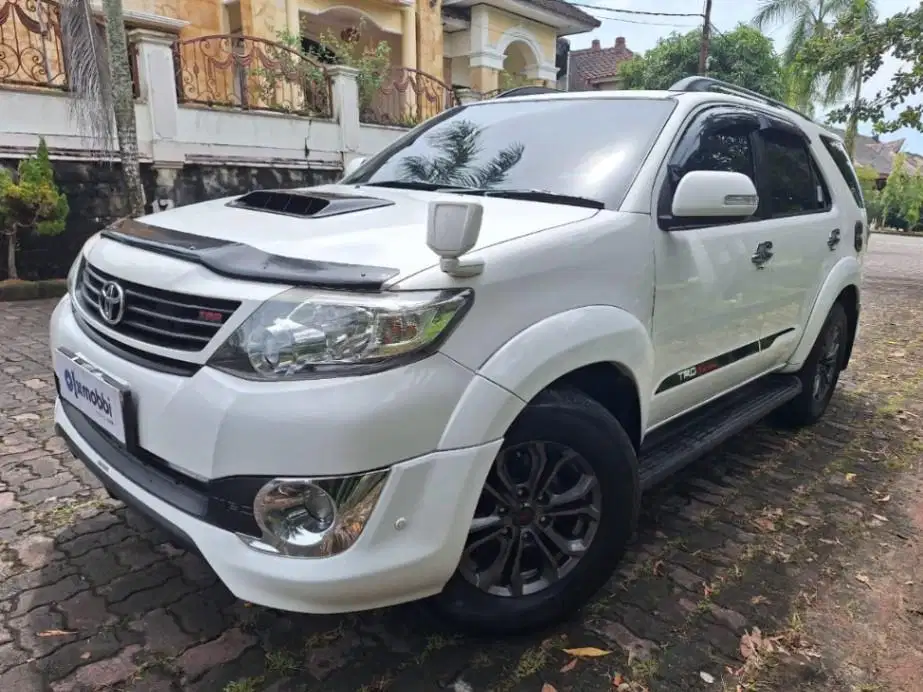 TOYOTA FORTUNER 2.5 G VNT TRD SOLAR AT 2015 KTBO