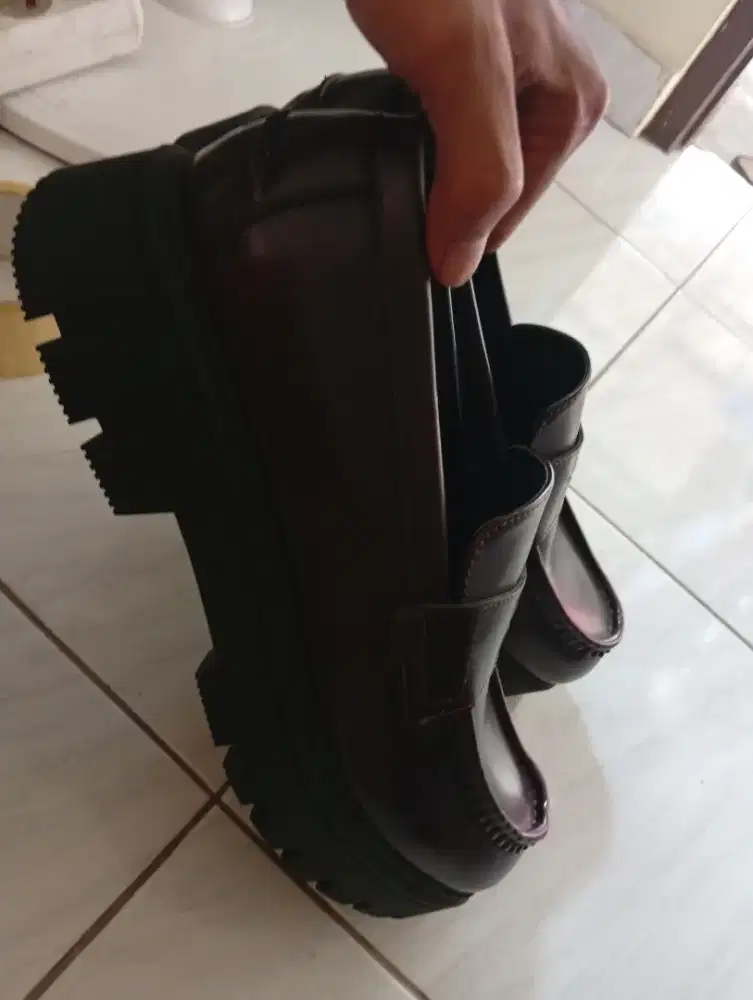Sepatu kulit uk 42